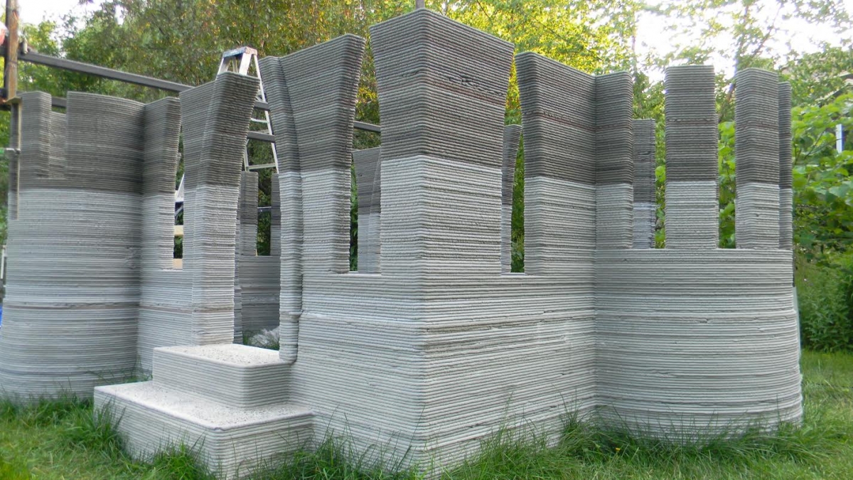 http://www.ibtimes.co.uk/man-3d-prints-castle-back-garden-using-concrete-printer-he-invented-1459223